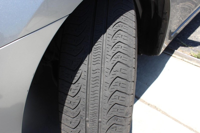 Nissan Sentra Vehicle Full-screen Gallery Image 10