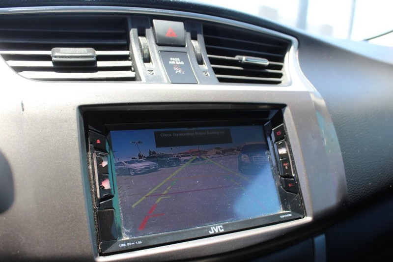 Nissan Sentra Vehicle Full-screen Gallery Image 20