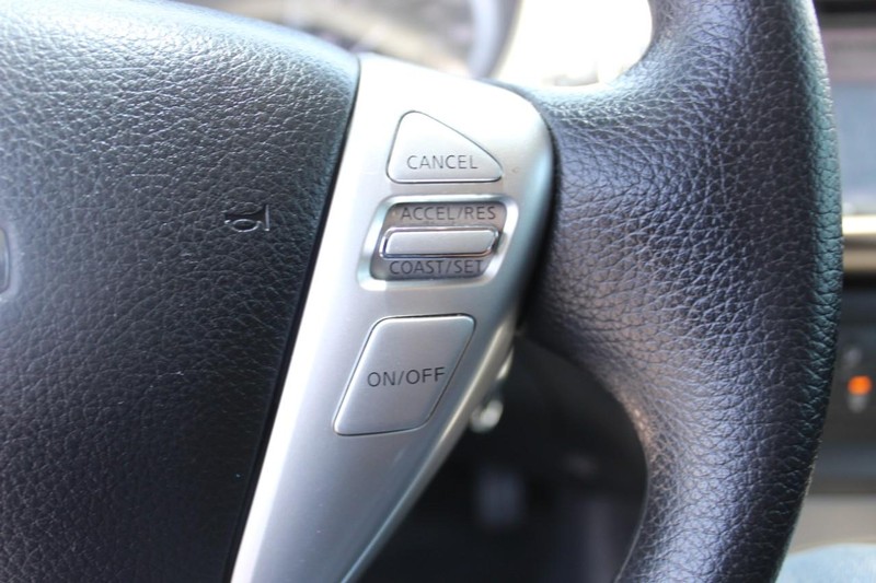 Nissan Sentra Vehicle Full-screen Gallery Image 23