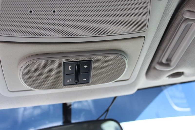 Nissan Sentra Vehicle Full-screen Gallery Image 25