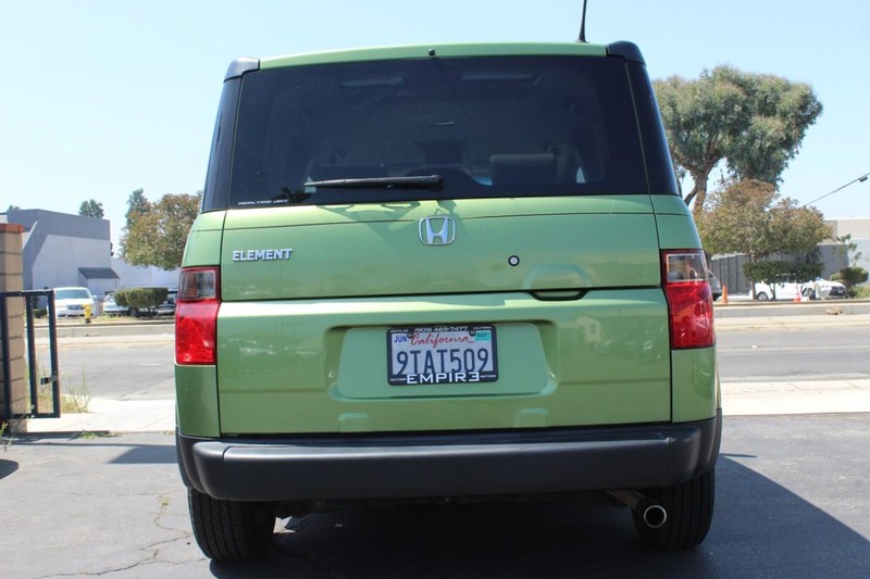 Honda Element Vehicle Full-screen Gallery Image 06