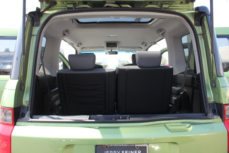 Honda Element Vehicle Full-screen Gallery Image 11