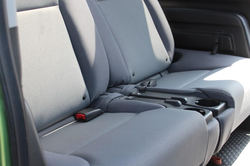 Honda Element Vehicle Full-screen Gallery Image 15
