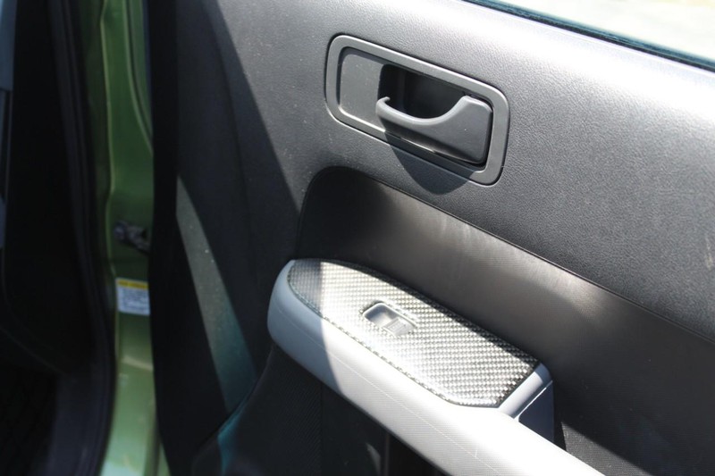 Honda Element Vehicle Full-screen Gallery Image 17