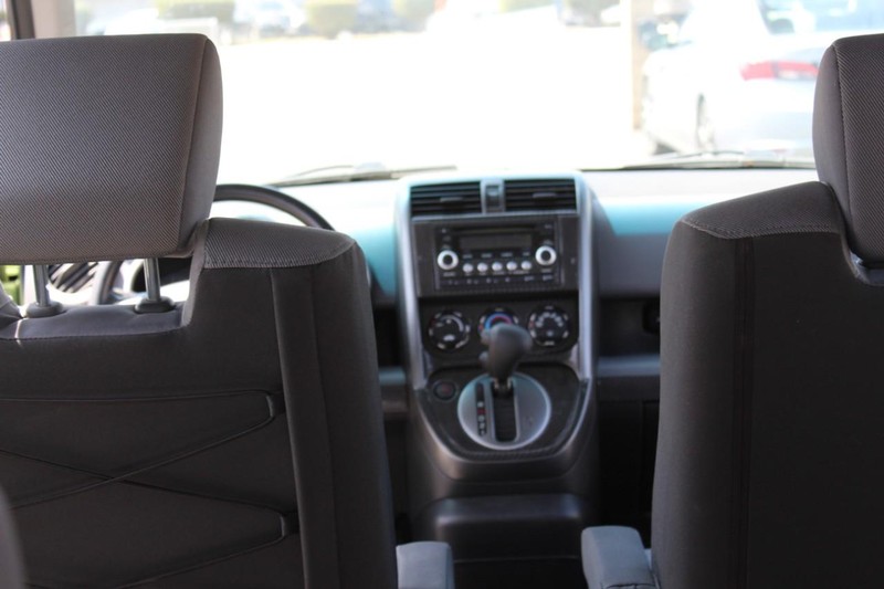 Honda Element Vehicle Full-screen Gallery Image 19
