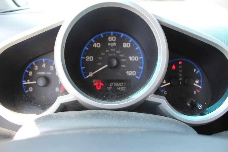 Honda Element Vehicle Full-screen Gallery Image 26