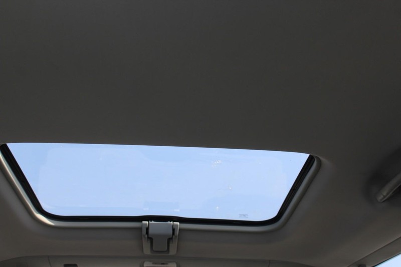 Honda Element Vehicle Full-screen Gallery Image 27