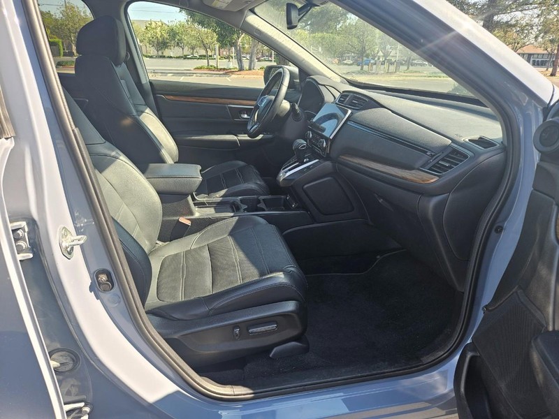 Honda CR-V Vehicle Full-screen Gallery Image 15