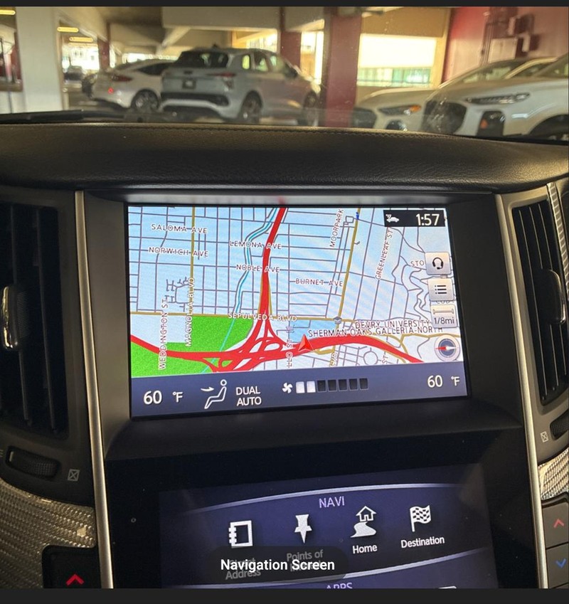 INFINITI Q60 Vehicle Full-screen Gallery Image 16