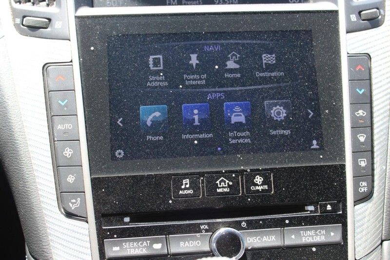 INFINITI Q60 Vehicle Full-screen Gallery Image 17