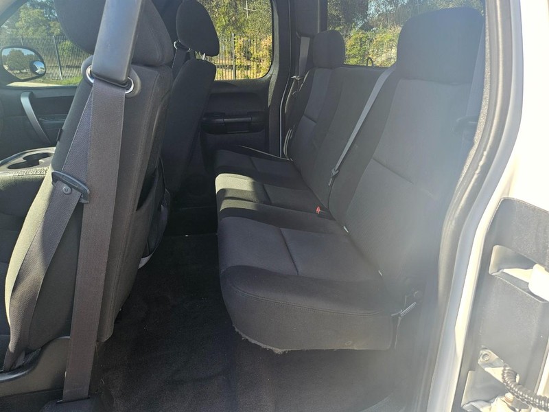 Chevrolet Silverado 1500 Vehicle Full-screen Gallery Image 12