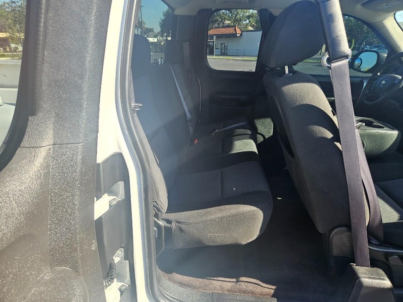 Chevrolet Silverado 1500 Vehicle Full-screen Gallery Image 14