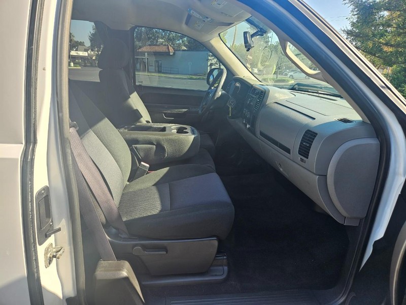 Chevrolet Silverado 1500 Vehicle Full-screen Gallery Image 15