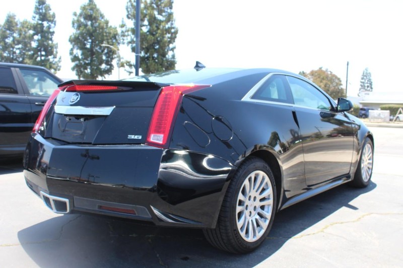 Cadillac CTS Coupe Vehicle Full-screen Gallery Image 04