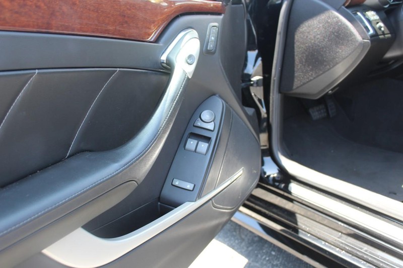 Cadillac CTS Coupe Vehicle Full-screen Gallery Image 11