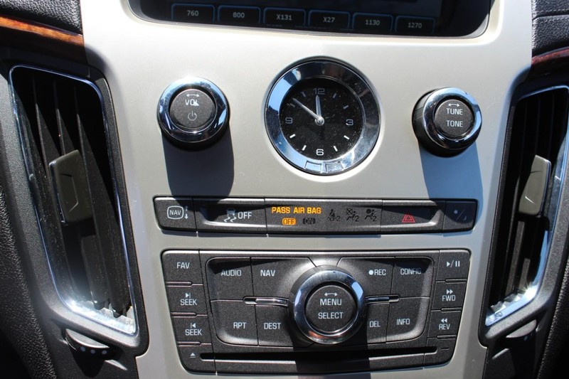 Cadillac CTS Coupe Vehicle Full-screen Gallery Image 15