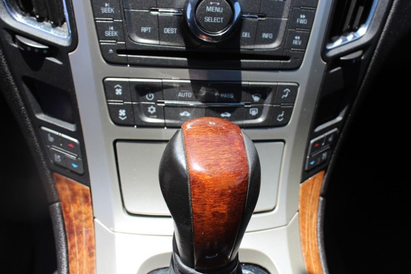 Cadillac CTS Coupe Vehicle Full-screen Gallery Image 16