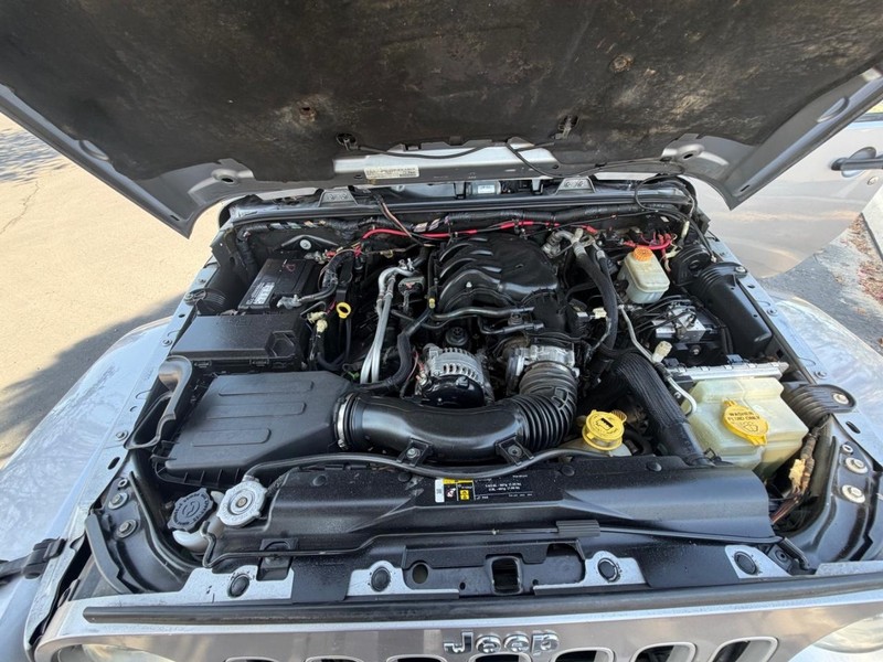 Jeep Wrangler Unlimited Vehicle Full-screen Gallery Image 19