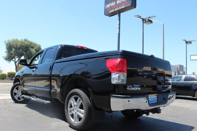 Toyota Tundra 4WD Truck Vehicle Full-screen Gallery Image 03