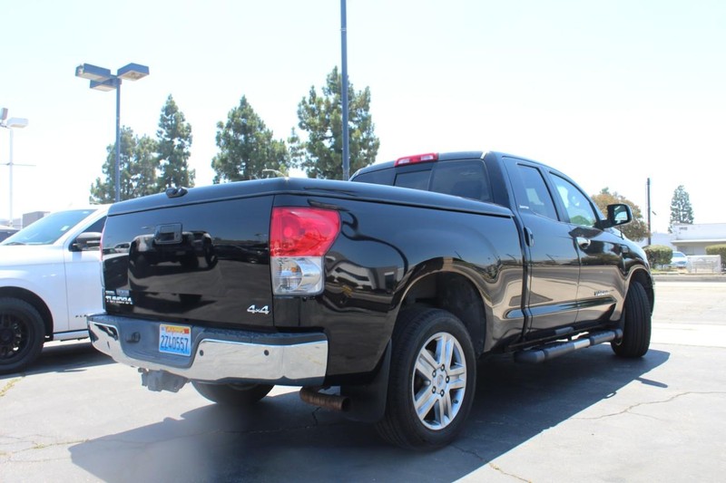 Toyota Tundra 4WD Truck Vehicle Full-screen Gallery Image 04