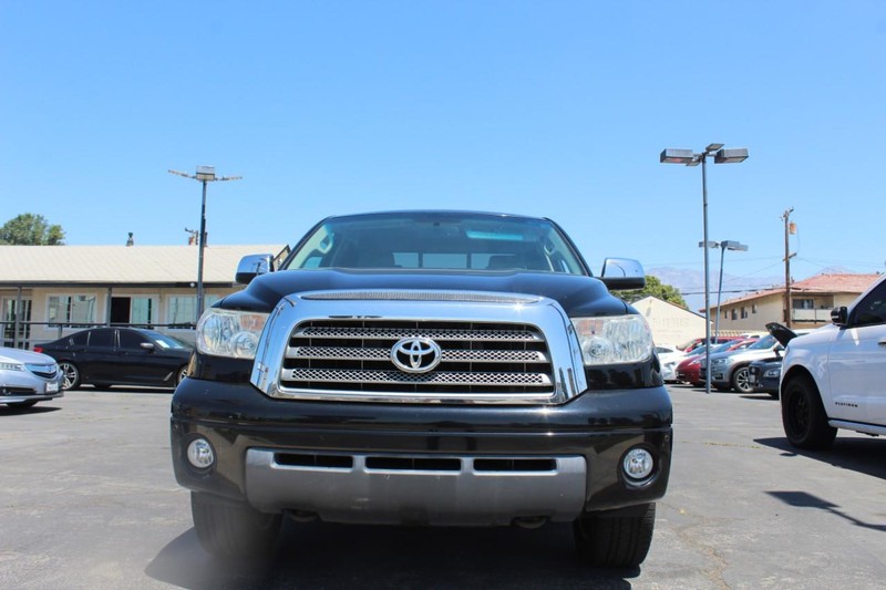 Toyota Tundra 4WD Truck Vehicle Full-screen Gallery Image 05