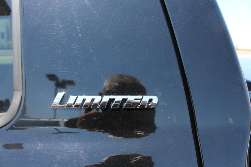 Toyota Tundra 4WD Truck Vehicle Full-screen Gallery Image 07