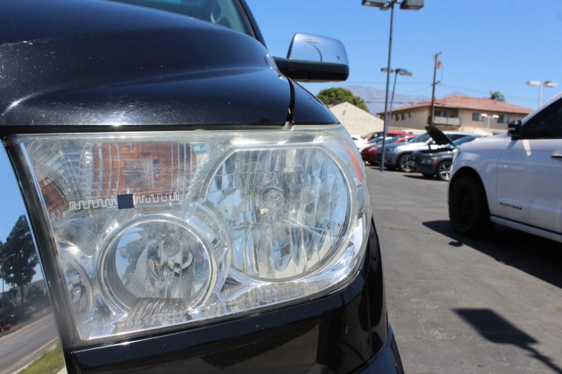 Toyota Tundra 4WD Truck Vehicle Full-screen Gallery Image 10