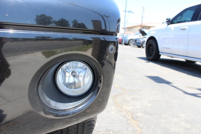 Toyota Tundra 4WD Truck Vehicle Full-screen Gallery Image 11