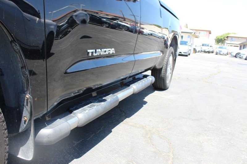 Toyota Tundra 4WD Truck Vehicle Full-screen Gallery Image 12