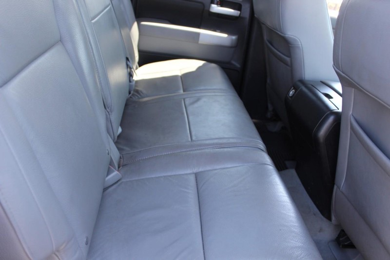 Toyota Tundra 4WD Truck Vehicle Full-screen Gallery Image 13