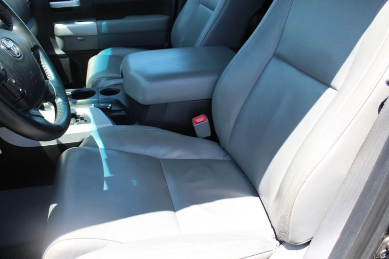 Toyota Tundra 4WD Truck Vehicle Full-screen Gallery Image 18