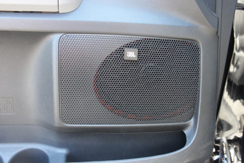 Toyota Tundra 4WD Truck Vehicle Full-screen Gallery Image 21