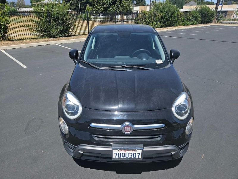 FIAT 500X Vehicle Full-screen Gallery Image 08