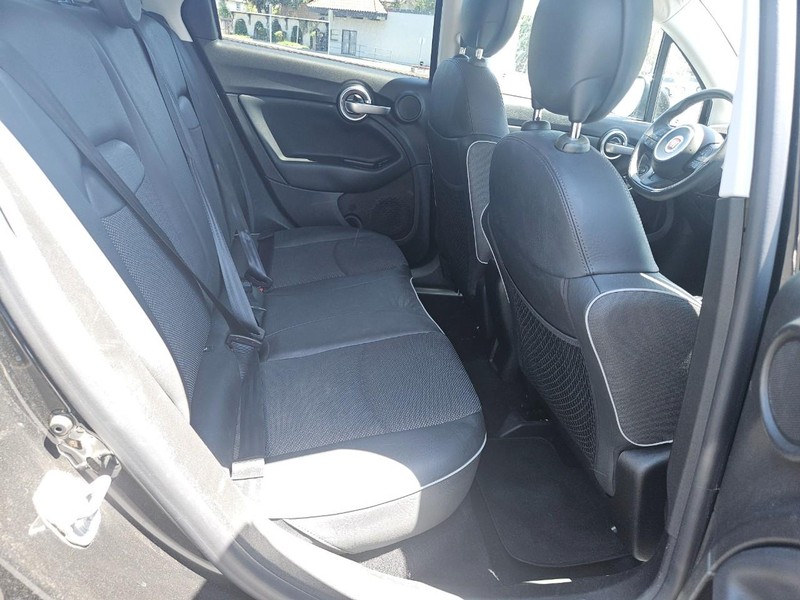 FIAT 500X Vehicle Full-screen Gallery Image 12