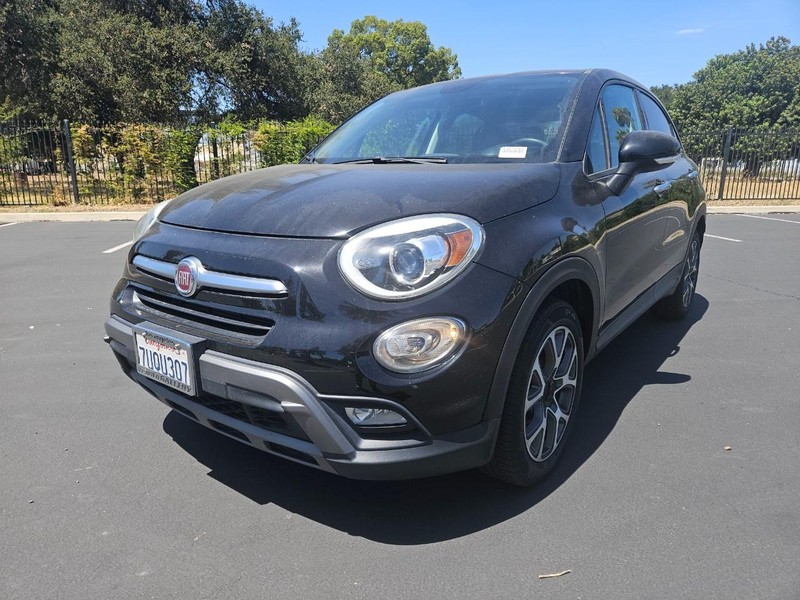 FIAT 500X Vehicle Full-screen Gallery Image 15