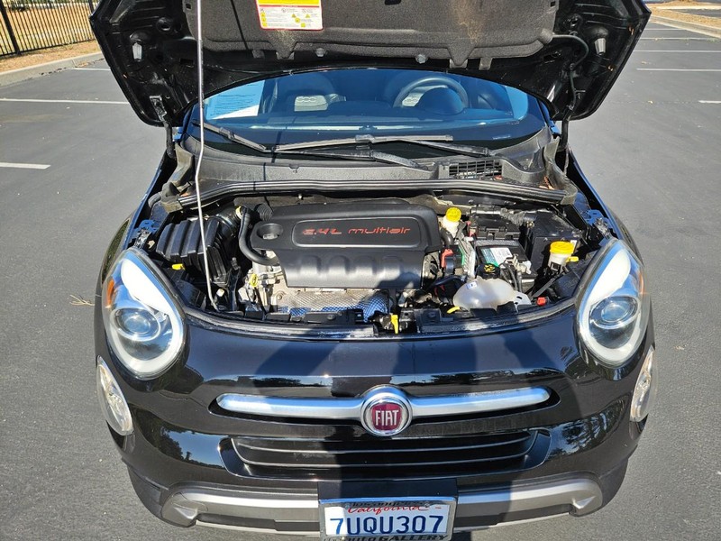 FIAT 500X Vehicle Full-screen Gallery Image 19