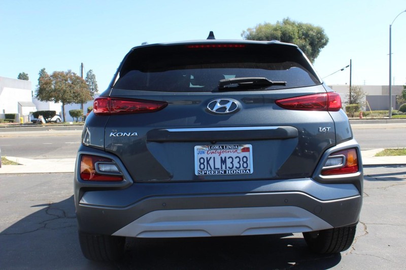 Hyundai Kona Vehicle Full-screen Gallery Image 06