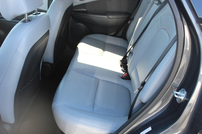 Hyundai Kona Vehicle Full-screen Gallery Image 07