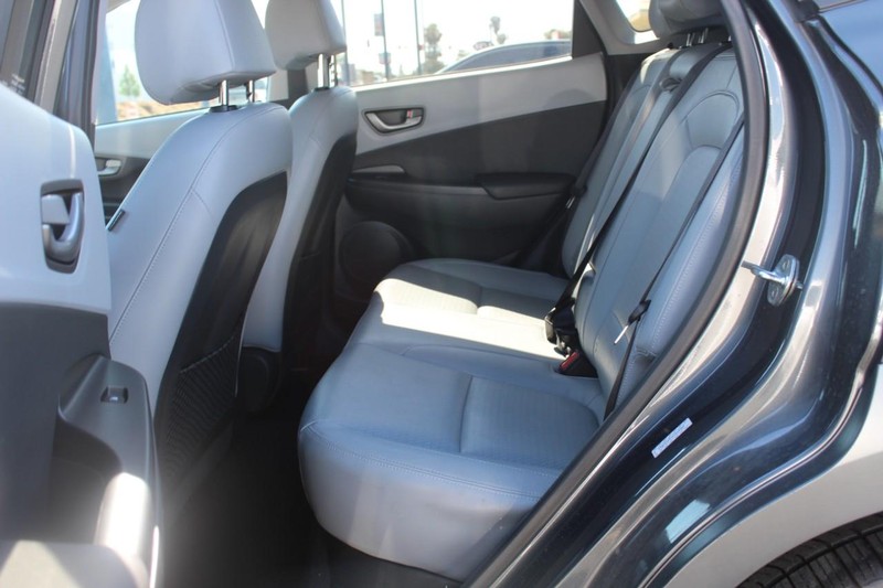 Hyundai Kona Vehicle Full-screen Gallery Image 10