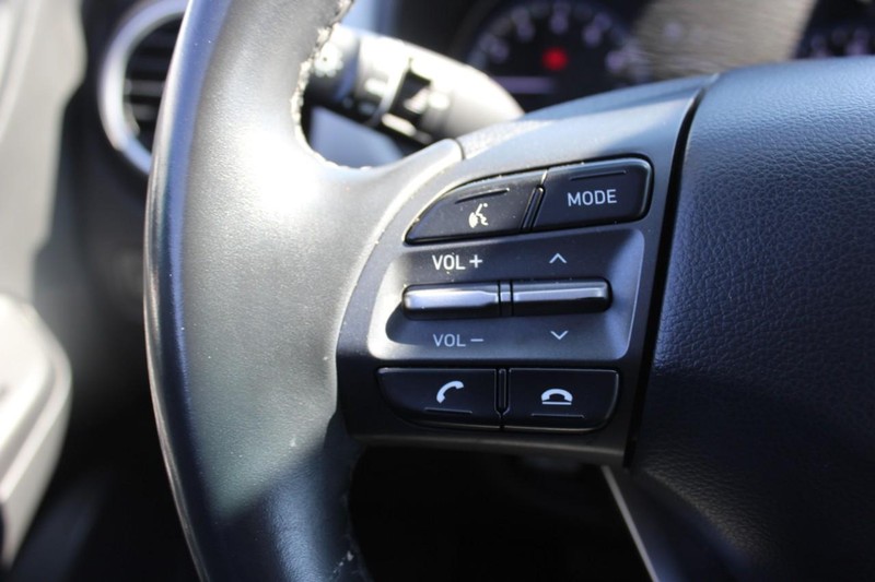 Hyundai Kona Vehicle Full-screen Gallery Image 21