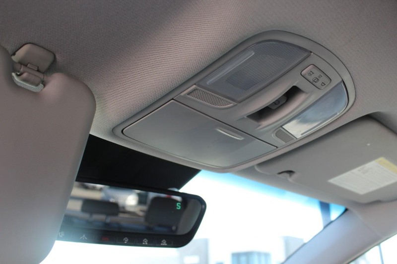 Hyundai Kona Vehicle Full-screen Gallery Image 23