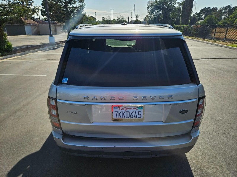 Land Rover Range Rover Vehicle Full-screen Gallery Image 05