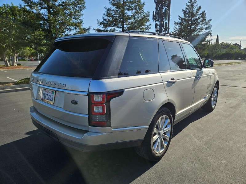 Land Rover Range Rover Vehicle Full-screen Gallery Image 06