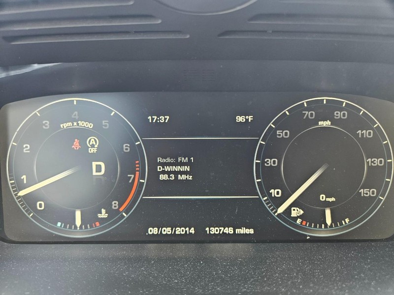 Land Rover Range Rover Vehicle Full-screen Gallery Image 12