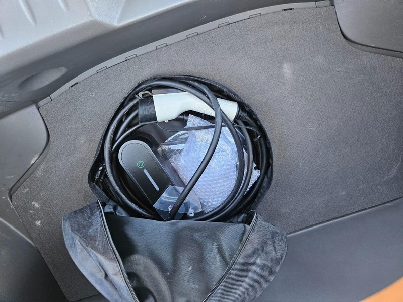 Nissan LEAF Vehicle Full-screen Gallery Image 17
