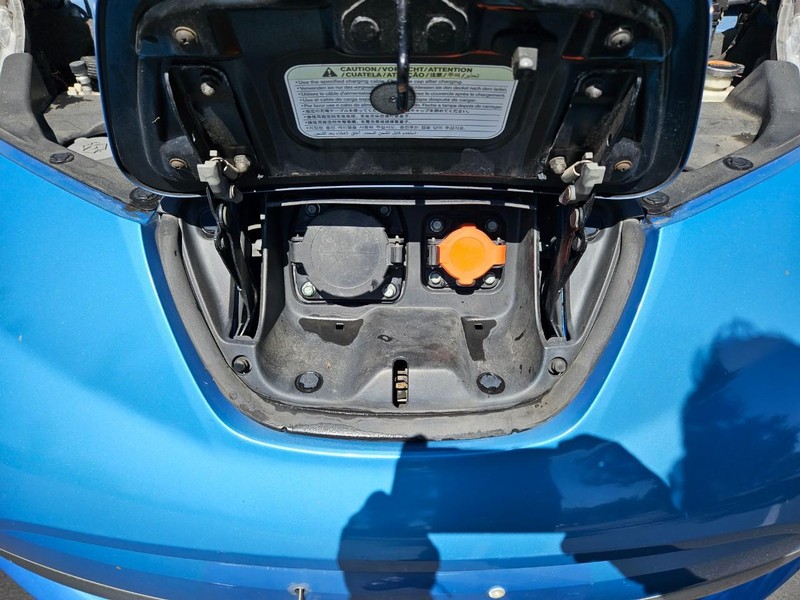 Nissan LEAF Vehicle Full-screen Gallery Image 21