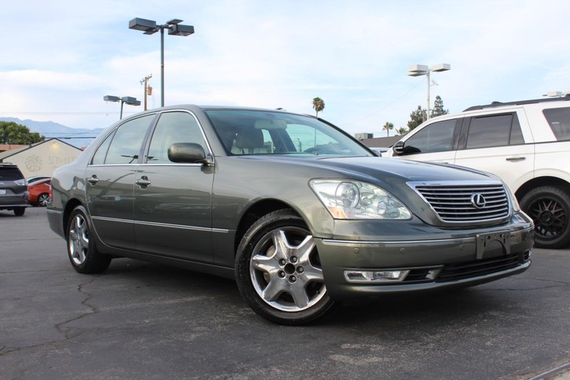 Lexus LS 430 Vehicle Full-screen Gallery Image 02