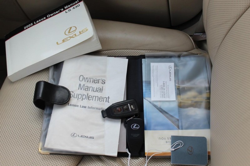 Lexus LS 430 Vehicle Full-screen Gallery Image 14