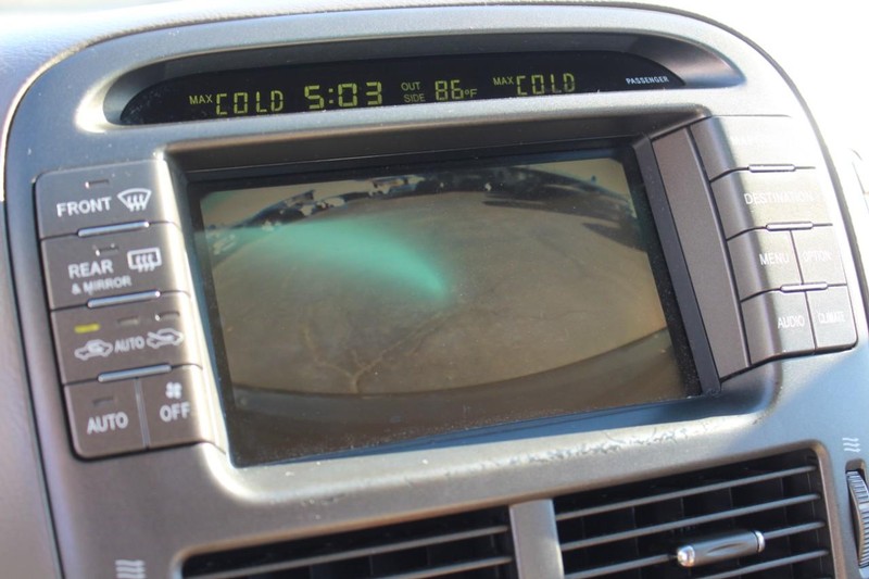 Lexus LS 430 Vehicle Full-screen Gallery Image 16