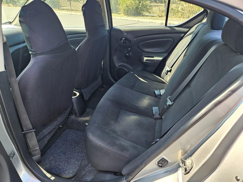 Nissan Versa Vehicle Full-screen Gallery Image 12
